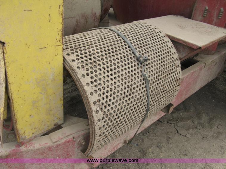 image for item H9416 New Holland 359 feed grinder/mixer