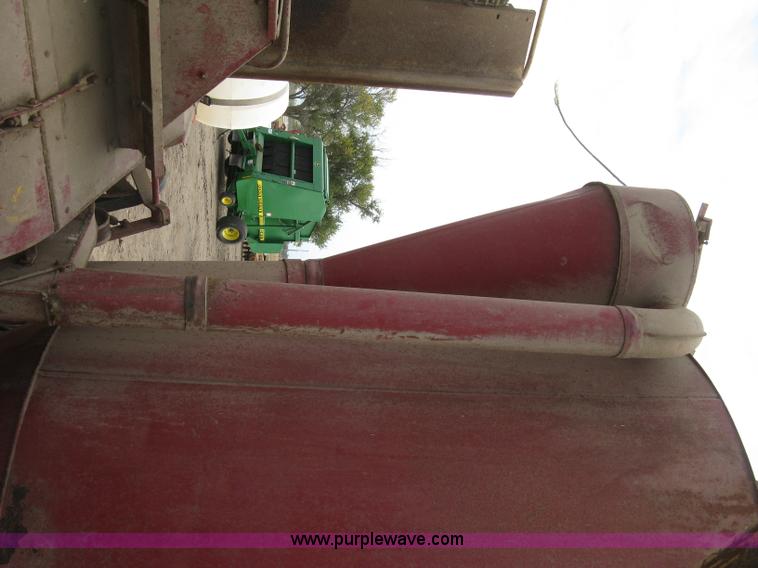 image for item H9416 New Holland 359 feed grinder/mixer