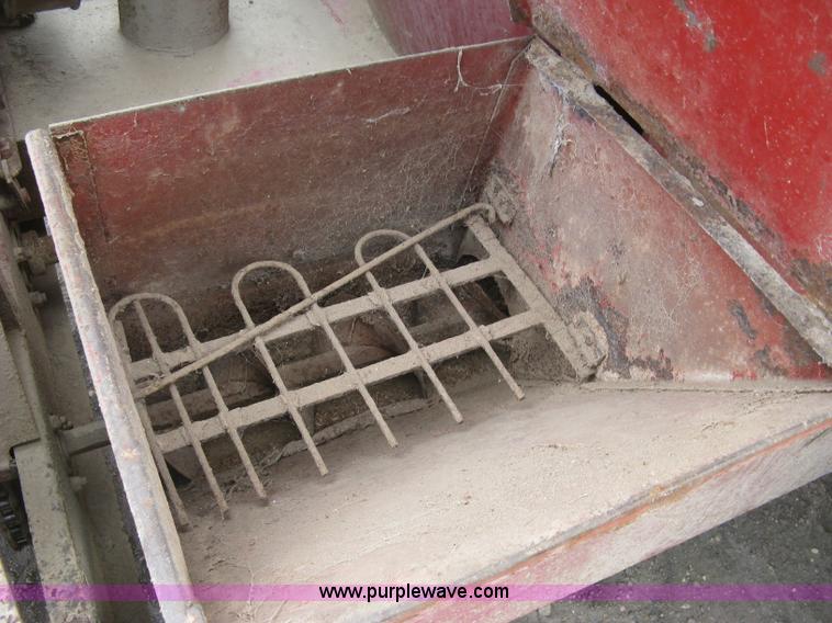 image for item H9416 New Holland 359 feed grinder/mixer