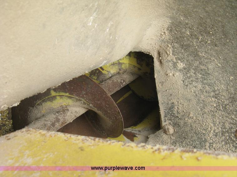 image for item H9416 New Holland 359 feed grinder/mixer