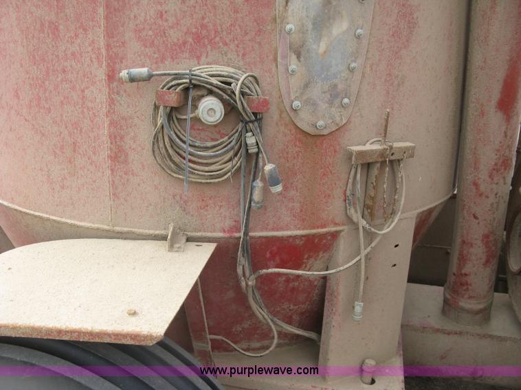 image for item H9416 New Holland 359 feed grinder/mixer