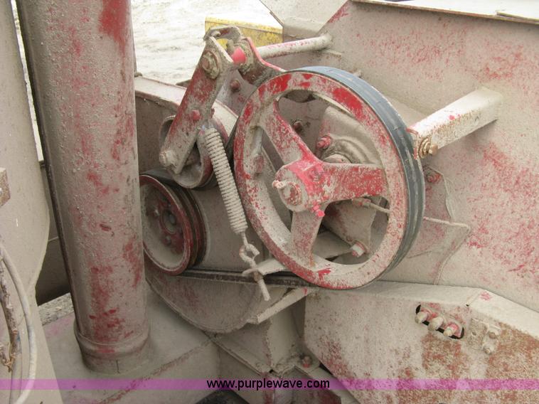 image for item H9416 New Holland 359 feed grinder/mixer