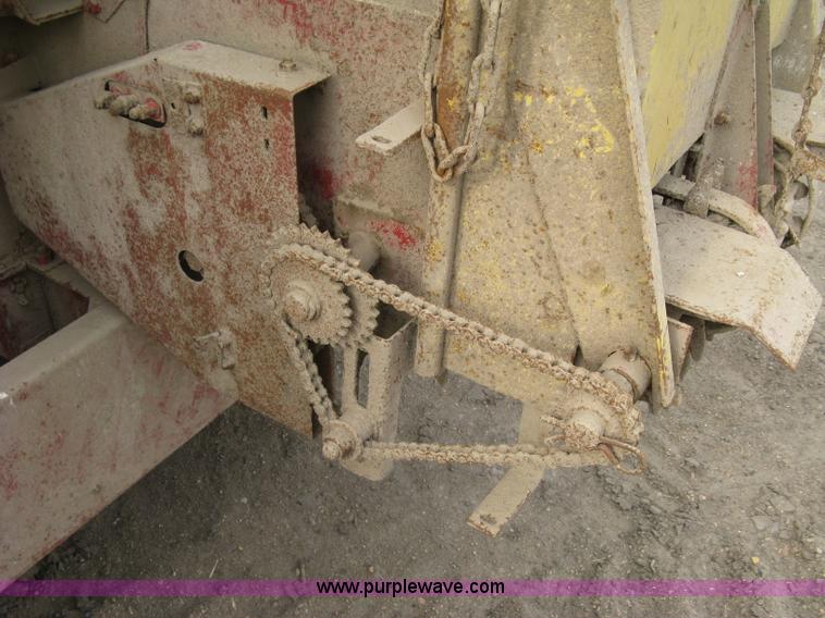 image for item H9416 New Holland 359 feed grinder/mixer