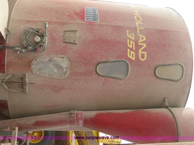 image for item H9416 New Holland 359 feed grinder/mixer