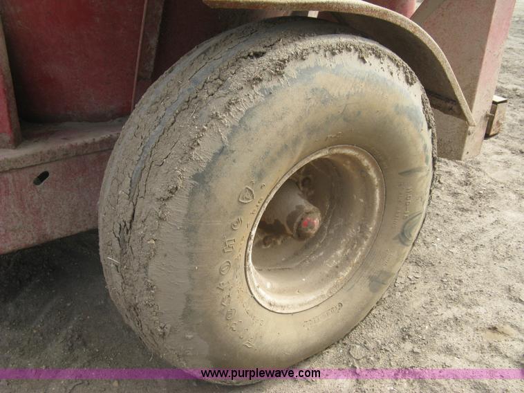 image for item H9416 New Holland 359 feed grinder/mixer