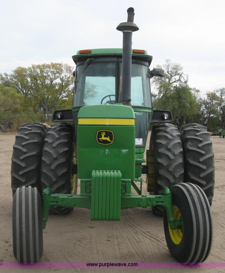 image for item H9418 1975 John Deere 4430 tractor