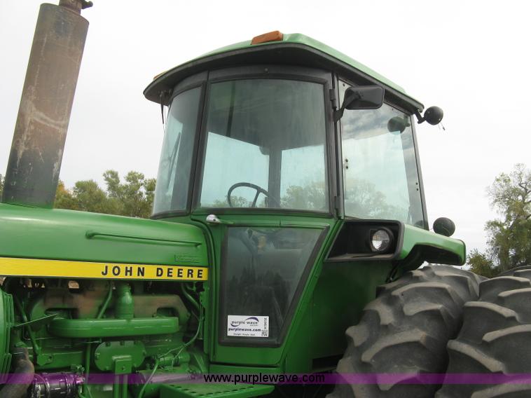image for item H9418 1975 John Deere 4430 tractor