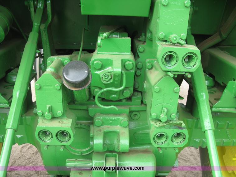 image for item H9418 1975 John Deere 4430 tractor