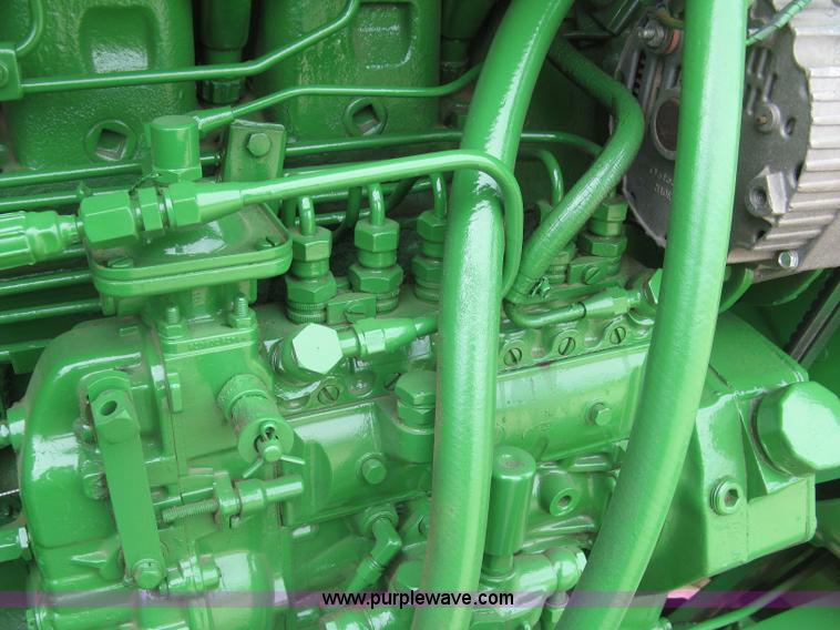 image for item H9418 1975 John Deere 4430 tractor