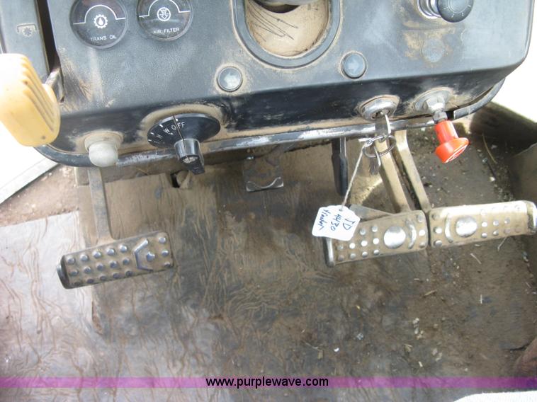 image for item H9418 1975 John Deere 4430 tractor