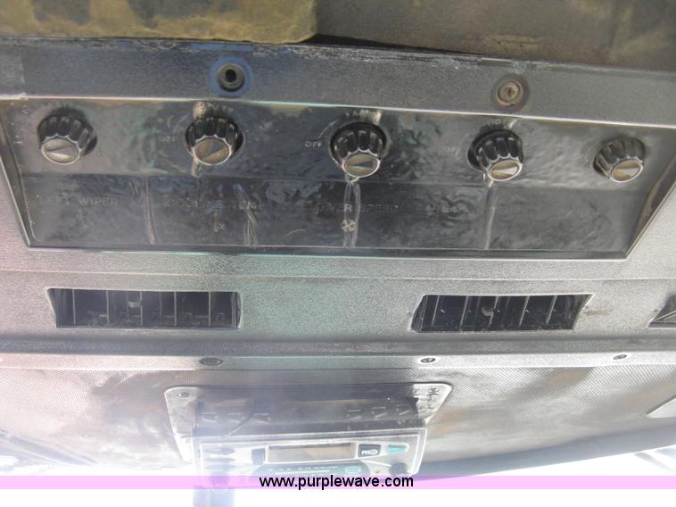 image for item H9418 1975 John Deere 4430 tractor