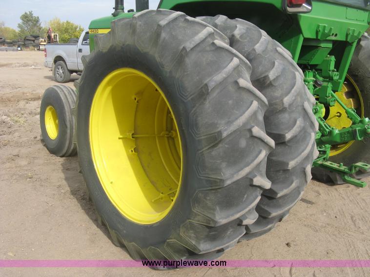 image for item H9418 1975 John Deere 4430 tractor