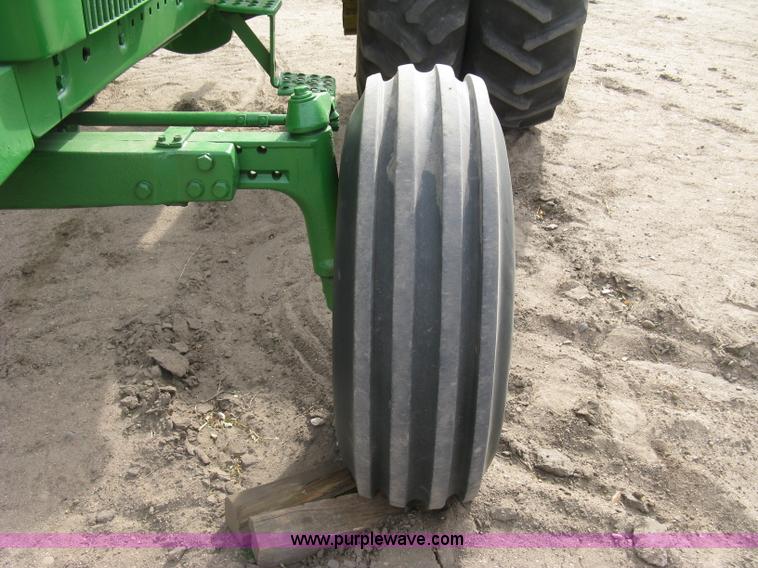 image for item H9418 1975 John Deere 4430 tractor