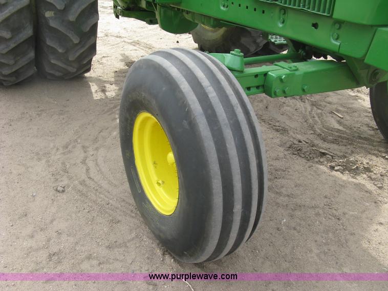 image for item H9418 1975 John Deere 4430 tractor