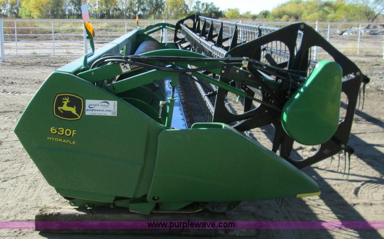 image for item H9424 2004 John Deere 630F HydraFlex platform header