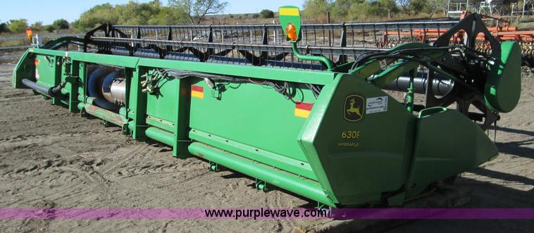 image for item H9424 2004 John Deere 630F HydraFlex platform header