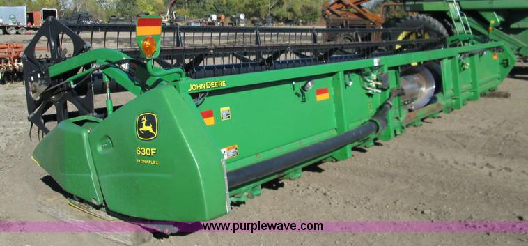 image for item H9424 2004 John Deere 630F HydraFlex platform header
