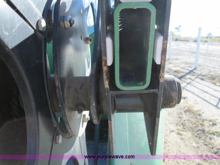 image for item H9424 2004 John Deere 630F HydraFlex platform header