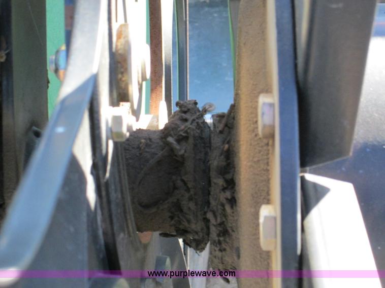 image for item H9424 2004 John Deere 630F HydraFlex platform header