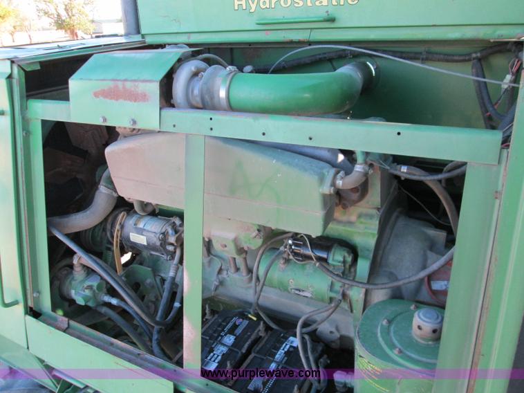 image for item H9425 1983 John Deere 8820 Turbo combine