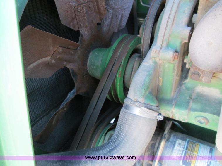 image for item H9425 1983 John Deere 8820 Turbo combine