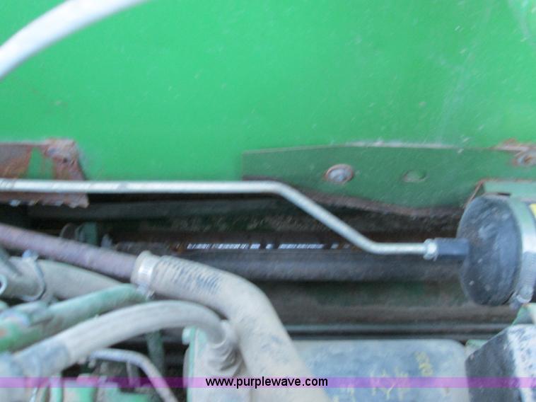 image for item H9425 1983 John Deere 8820 Turbo combine