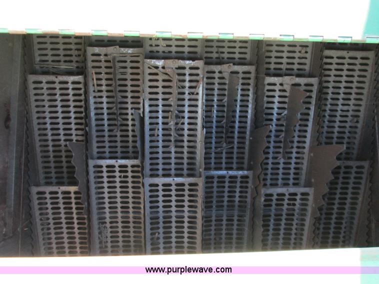 image for item H9425 1983 John Deere 8820 Turbo combine