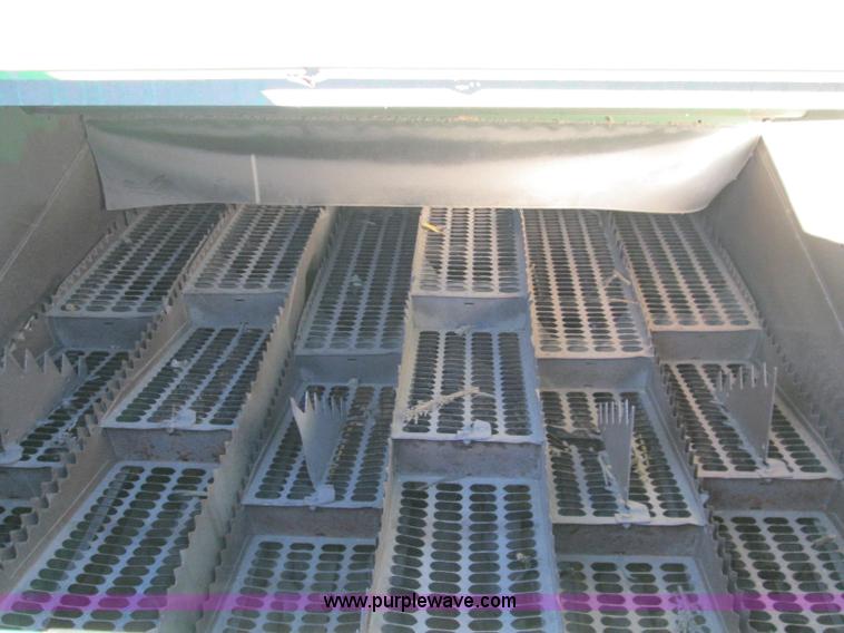 image for item H9425 1983 John Deere 8820 Turbo combine