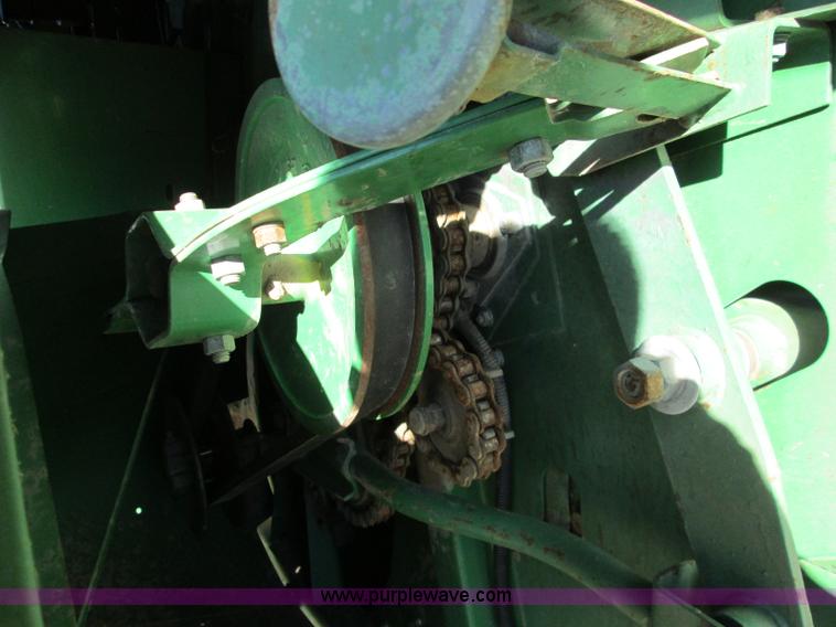 image for item H9425 1983 John Deere 8820 Turbo combine