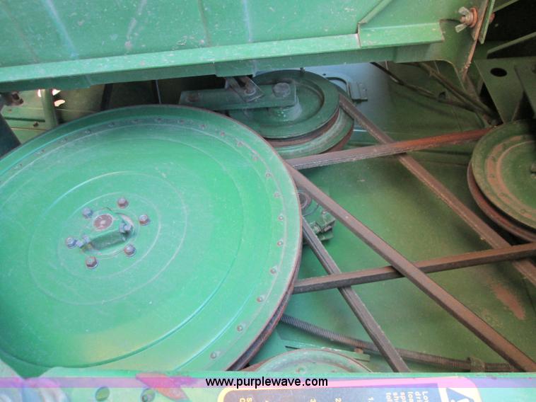 image for item H9425 1983 John Deere 8820 Turbo combine