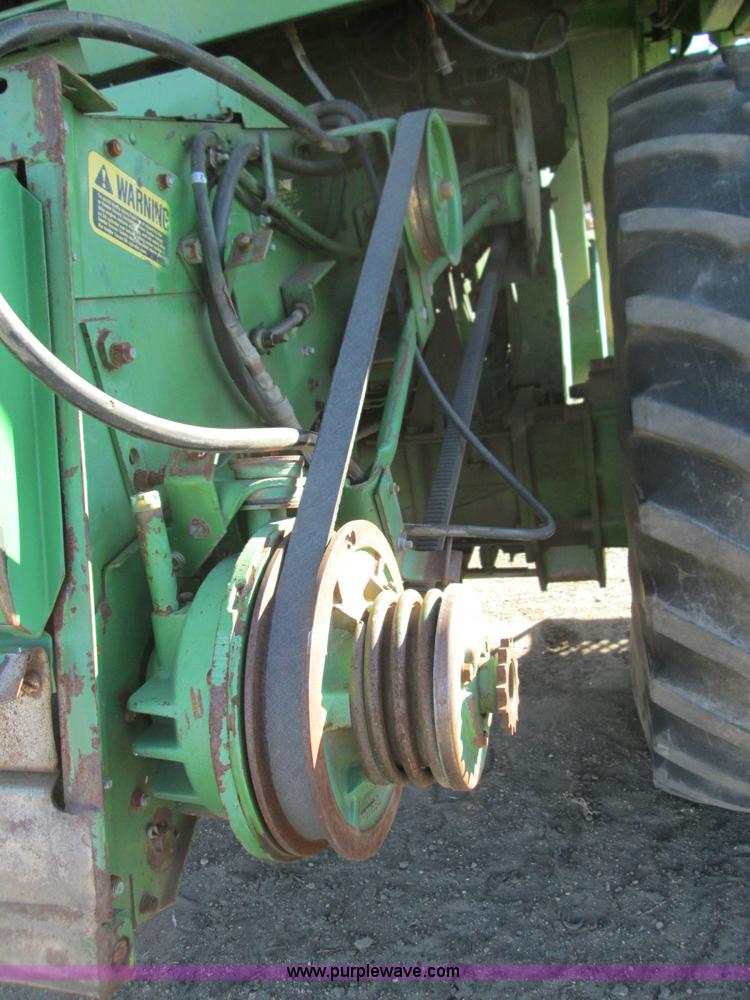 image for item H9425 1983 John Deere 8820 Turbo combine