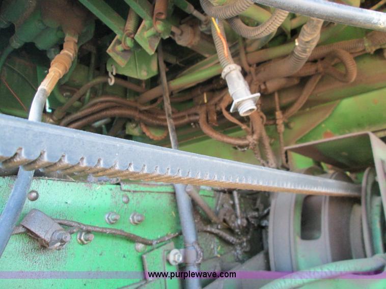 image for item H9425 1983 John Deere 8820 Turbo combine