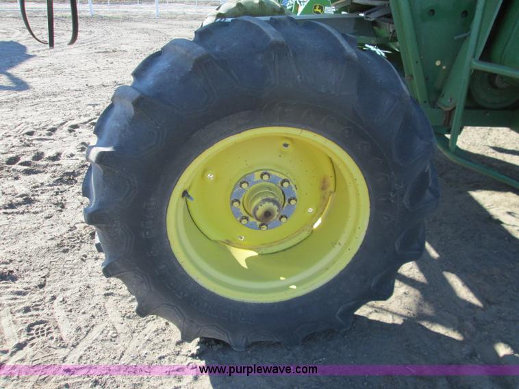 image for item H9425 1983 John Deere 8820 Turbo combine