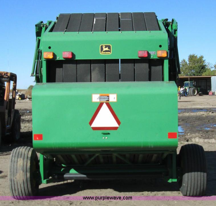 image for item H9426 1998 John Deere 566 round baler