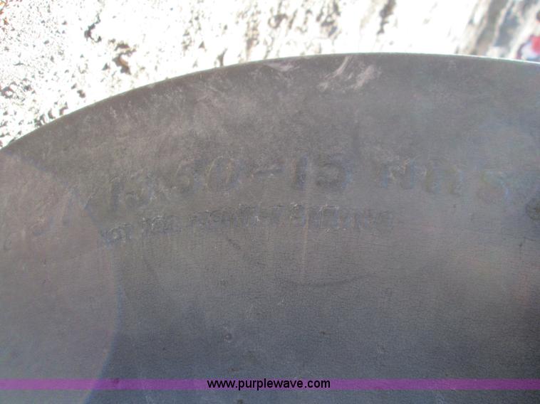 image for item H9426 1998 John Deere 566 round baler