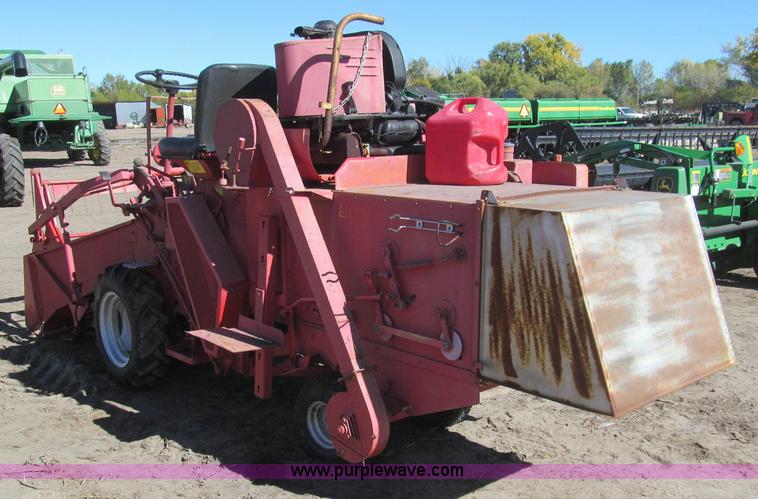 image for item H9437 Hans-Ulrich Hege 125B seed harvester