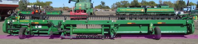 image for item H9438 2008 John Deere 936D draper head