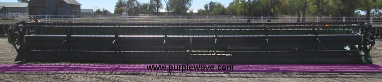 image for item H9438 2008 John Deere 936D draper head