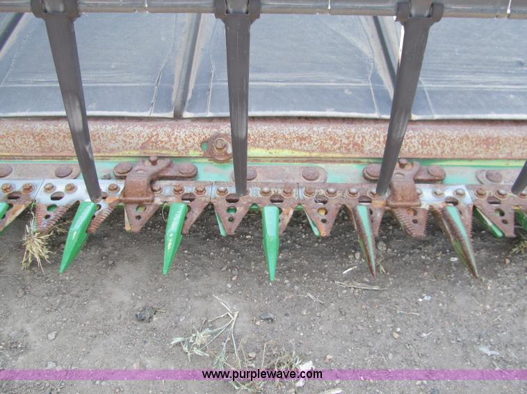 image for item H9438 2008 John Deere 936D draper head