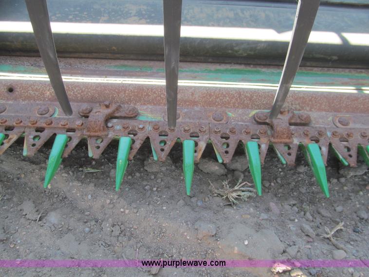image for item H9438 2008 John Deere 936D draper head