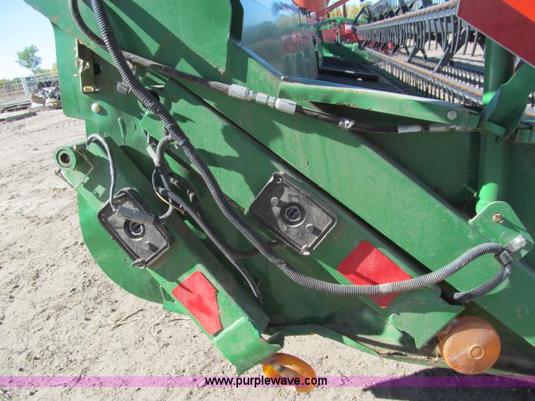 image for item H9438 2008 John Deere 936D draper head