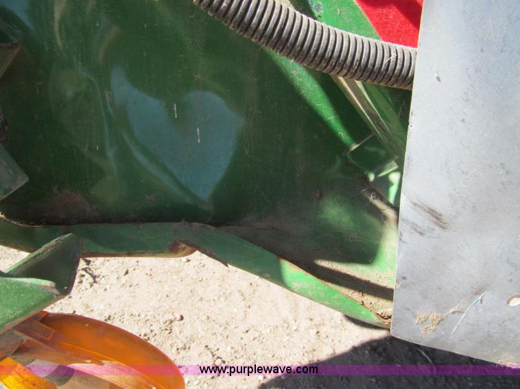 image for item H9438 2008 John Deere 936D draper head