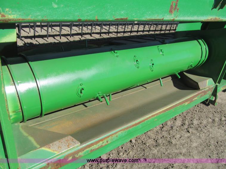 image for item H9438 2008 John Deere 936D draper head