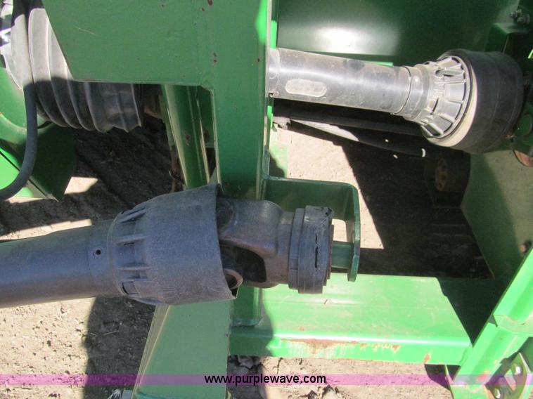 image for item H9438 2008 John Deere 936D draper head