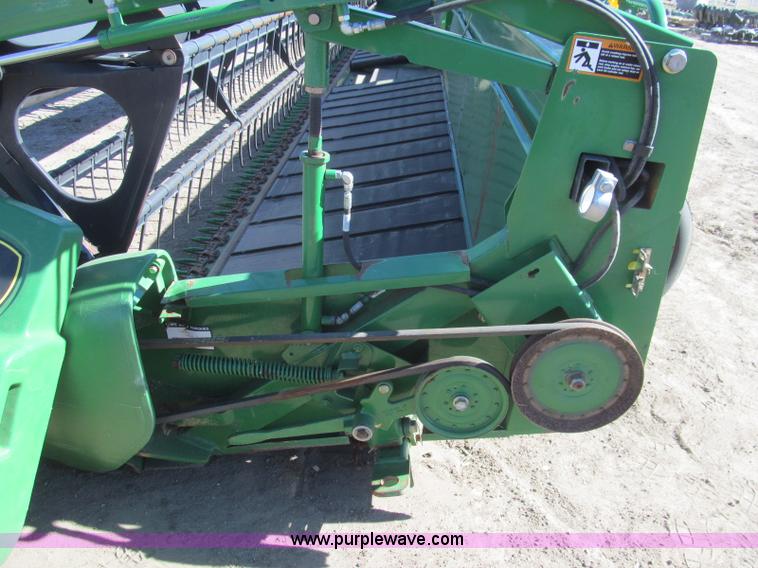 image for item H9438 2008 John Deere 936D draper head
