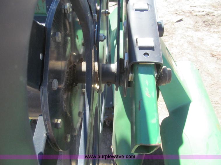 image for item H9438 2008 John Deere 936D draper head