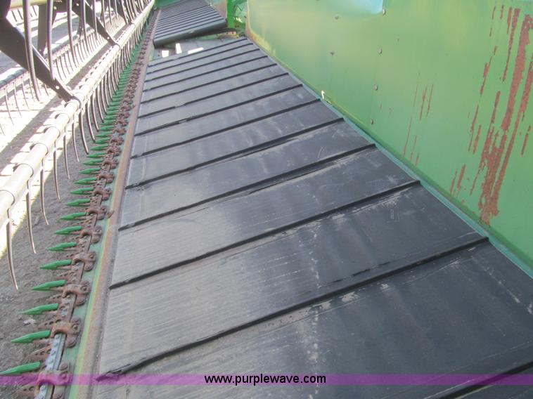 image for item H9438 2008 John Deere 936D draper head