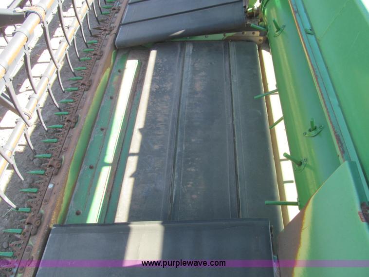 image for item H9438 2008 John Deere 936D draper head