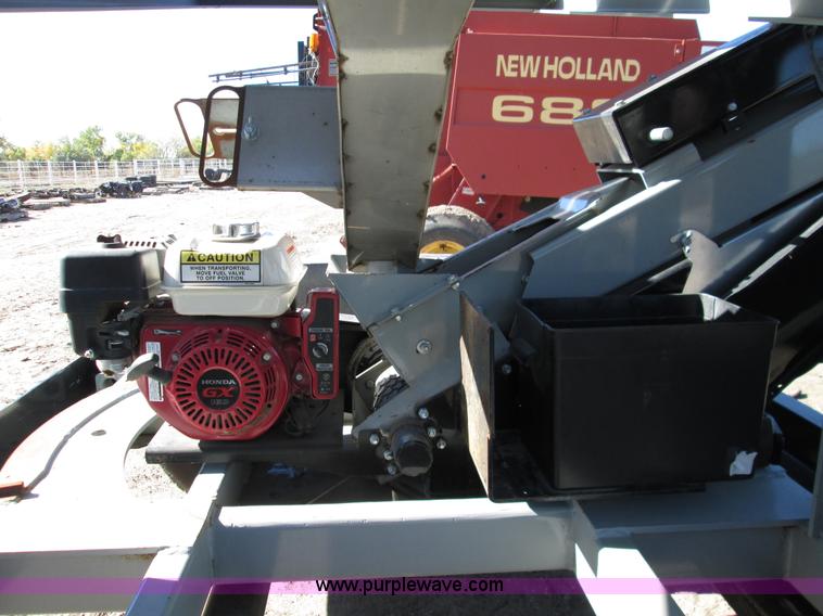 image for item H9441 2013 CrustBuster Speed King seed box tote