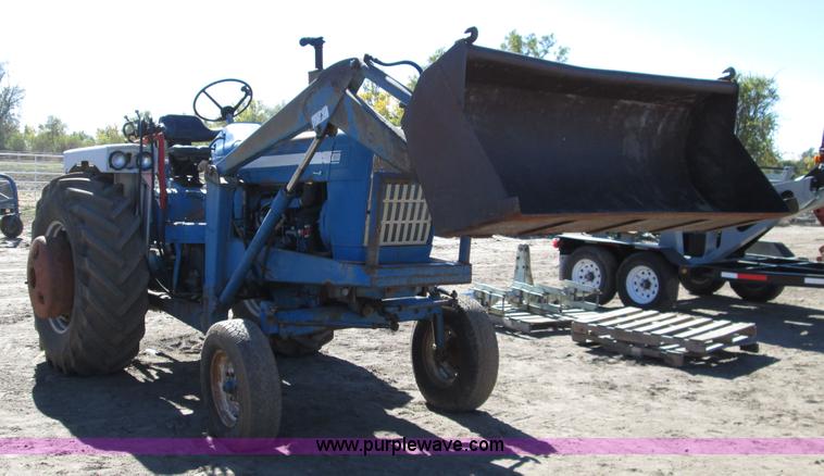 image for item H9443 1962 Ford 5000 tractor